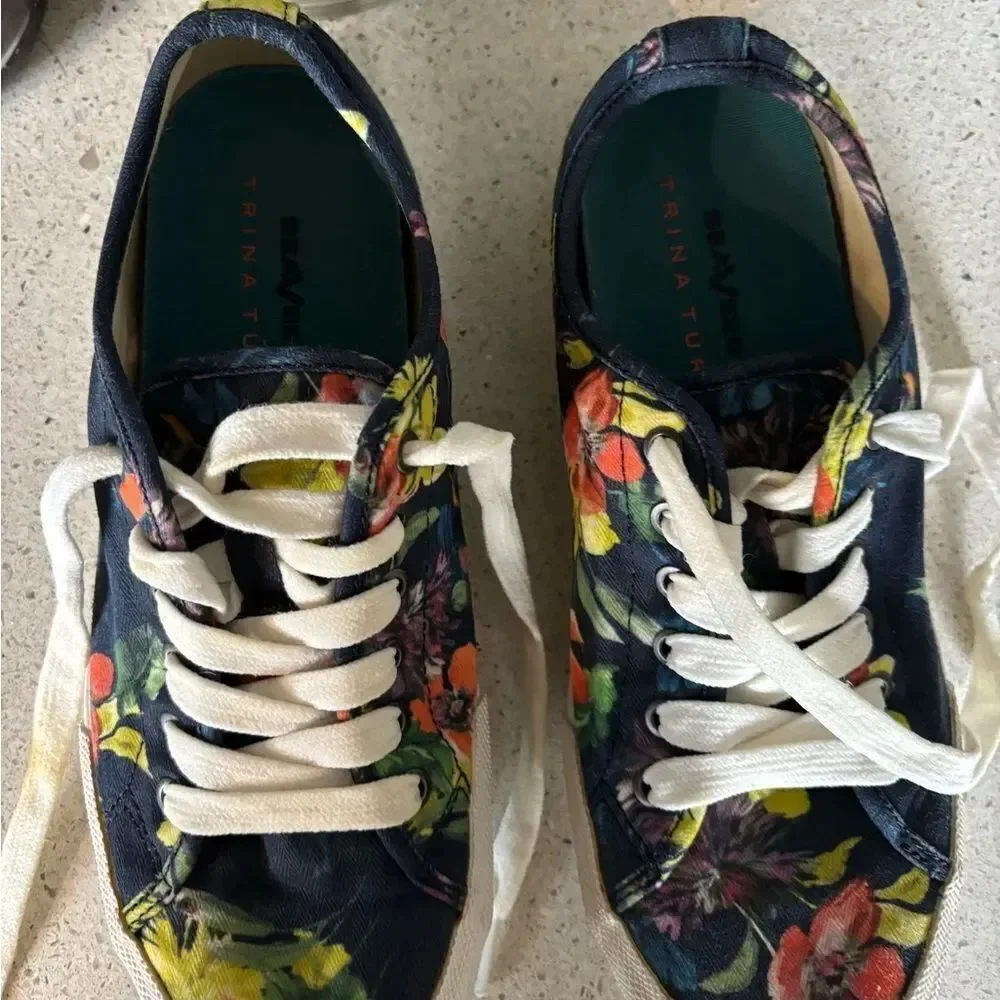 SeaVees stylish floral